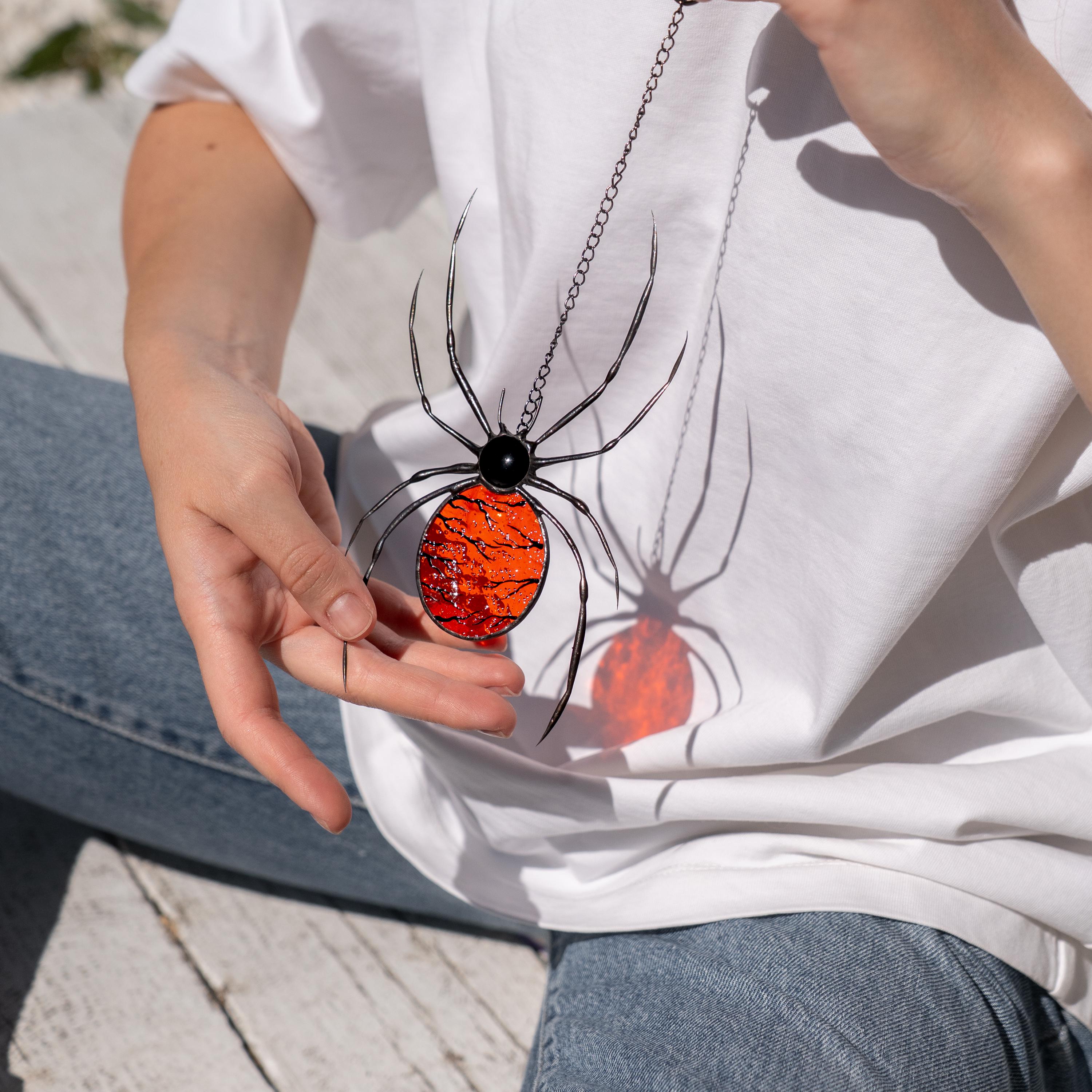 Stained glass spider suncatcher Halloween window hangings Dark art jumping spider decor Creepy horror gifts